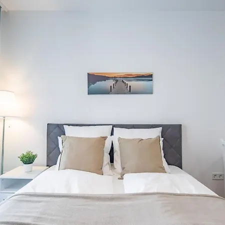 - New - Cozy Budapesta